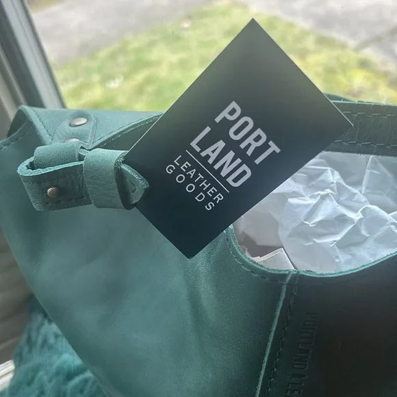 BRAND NEW FOREST GREEN PORTLANDβS LEATHER CO. Bucket bag/ strap : adjustable nwt - Picture 8 of 12